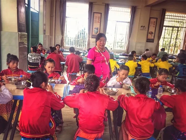 1509085015993905.jpg 640.webp (8).jpg